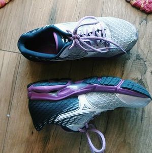 Mizuno running shoes